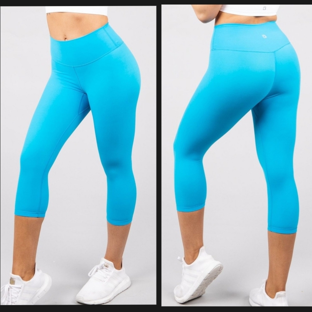 Buff Bunny Live Capri Legging - Hawaiian